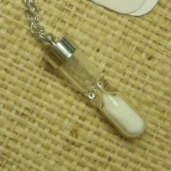 Glow in the Dark Hour Glass Necklace - Picture 13 of 16